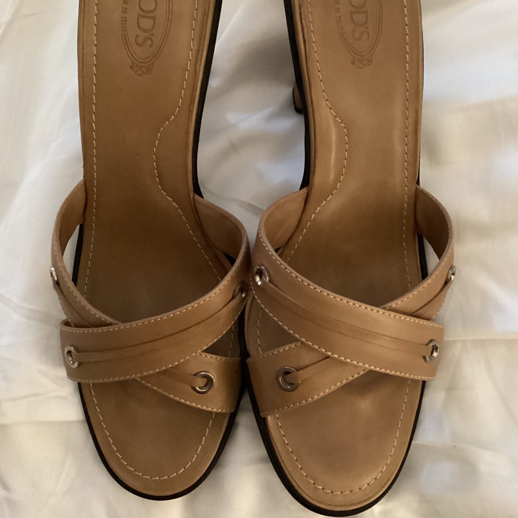 Authentic Tod’s 3.5” Leather Sandals New Size 11